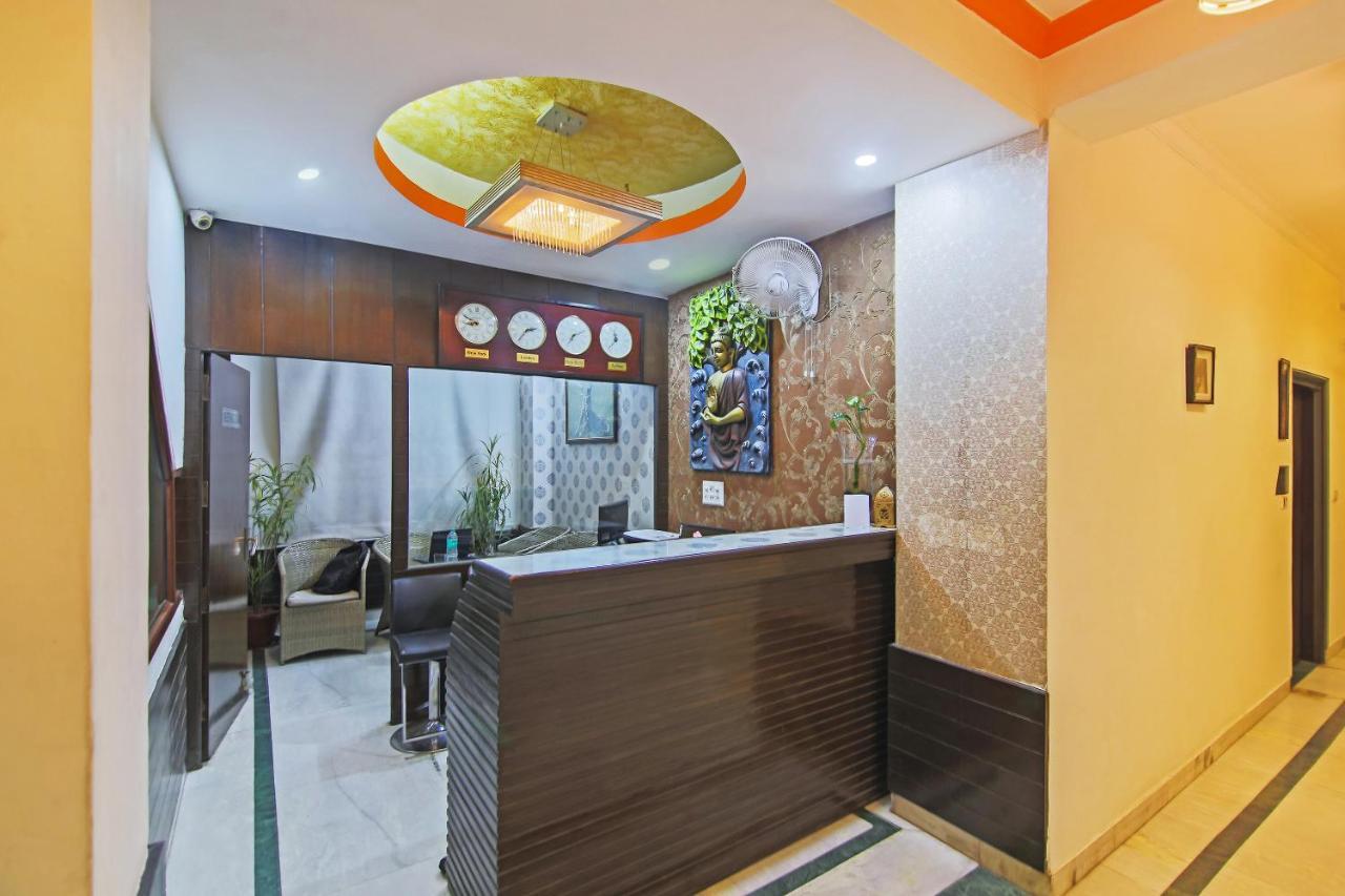 Capital O Tipsyy Near Aravali Biodiversity Park Ґурґаон Екстер'єр фото