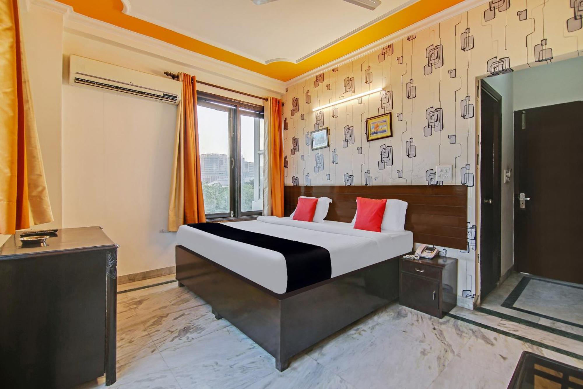 Capital O Tipsyy Near Aravali Biodiversity Park Ґурґаон Екстер'єр фото