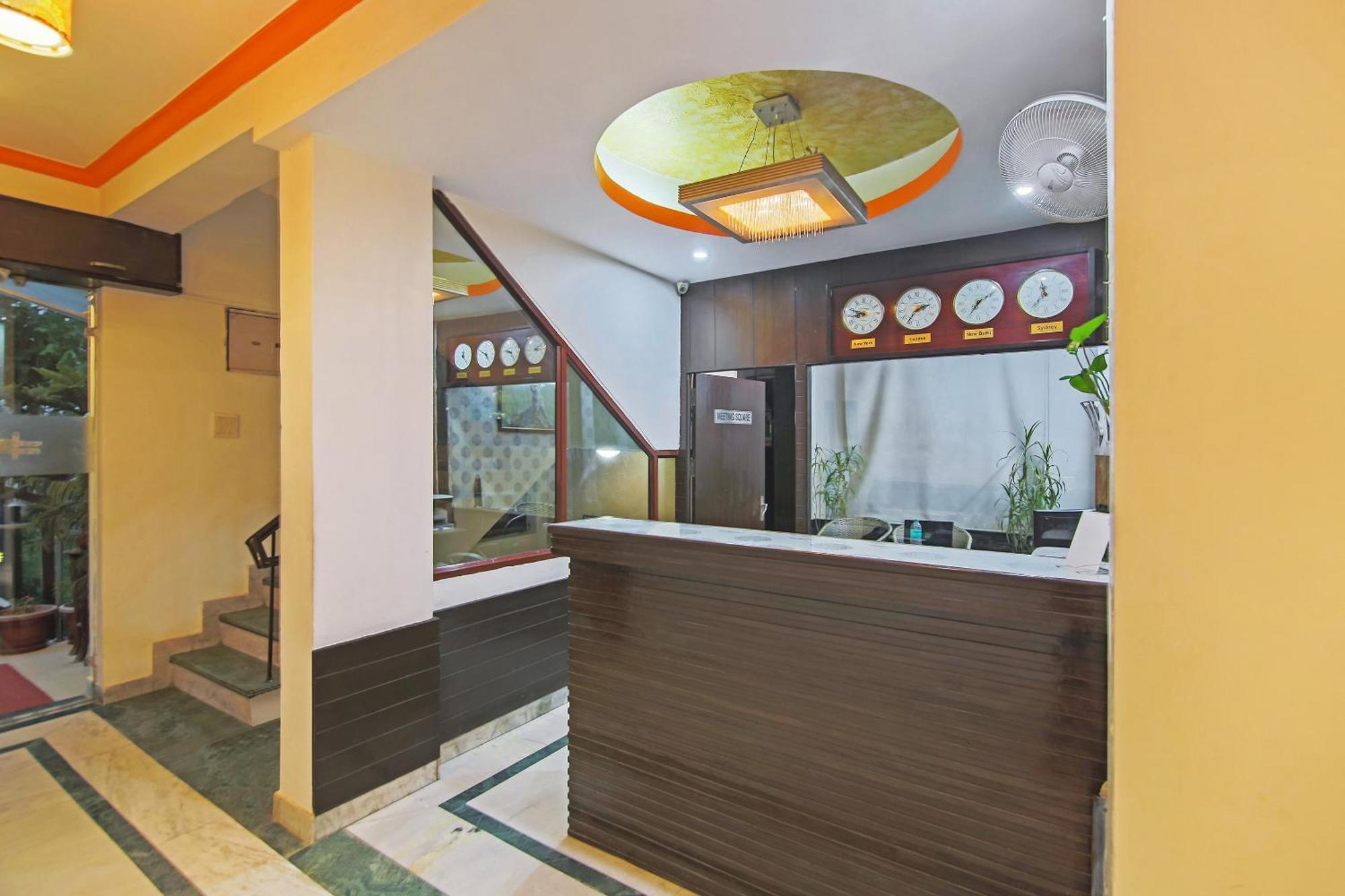 Capital O Tipsyy Near Aravali Biodiversity Park Ґурґаон Екстер'єр фото