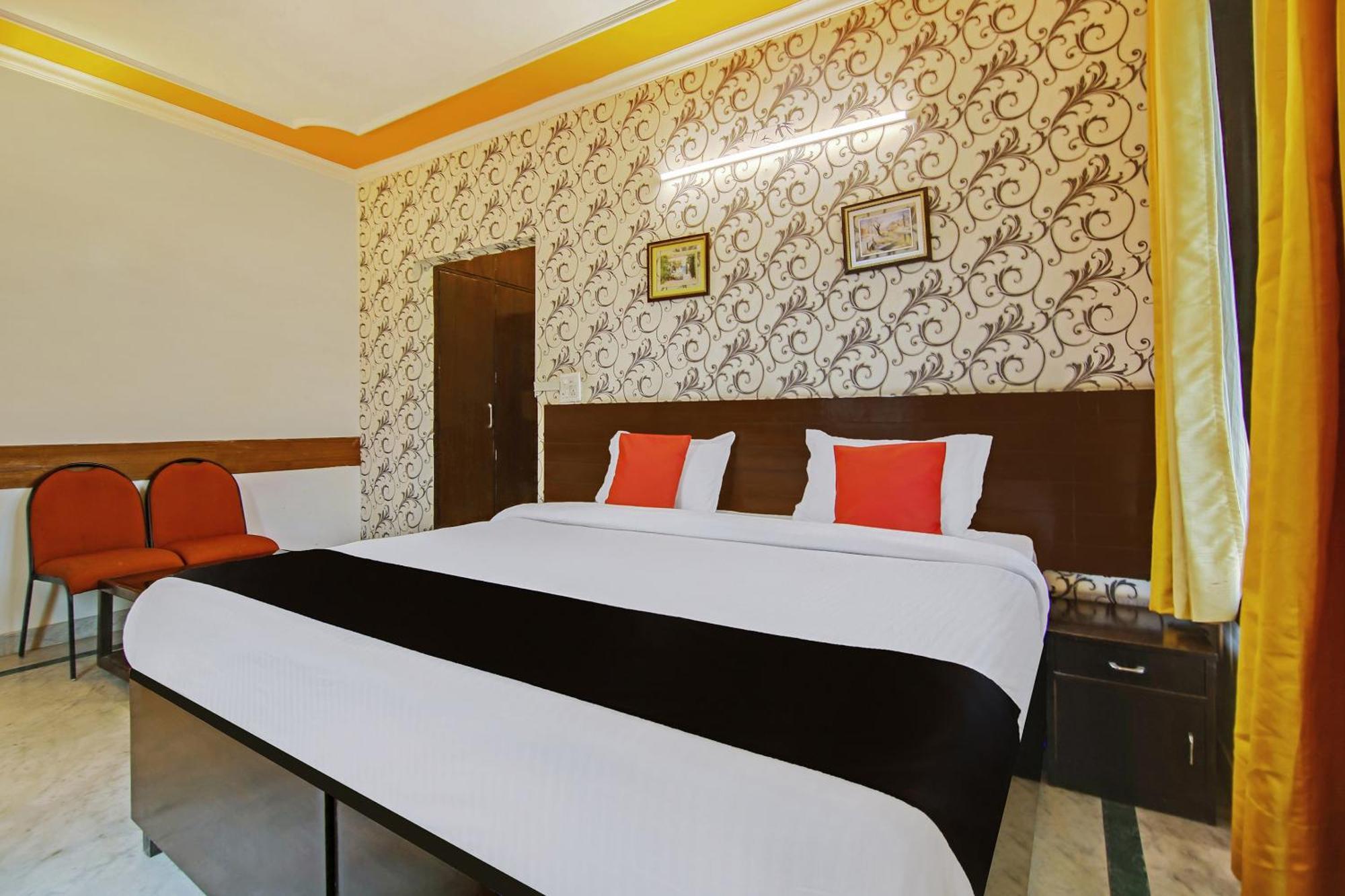Capital O Tipsyy Near Aravali Biodiversity Park Ґурґаон Екстер'єр фото