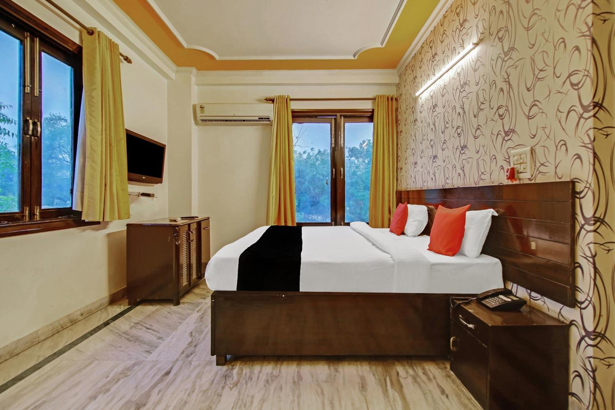 Capital O Tipsyy Near Aravali Biodiversity Park Ґурґаон Екстер'єр фото